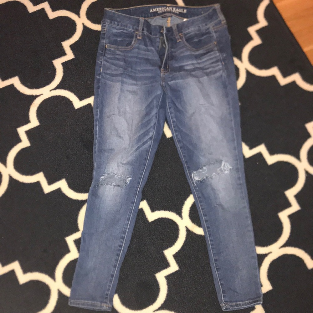 AMERICAN EAGLE JEANS
